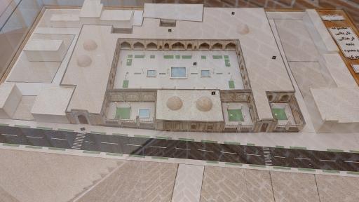 عکس مقبره شیخ محمود شبستری