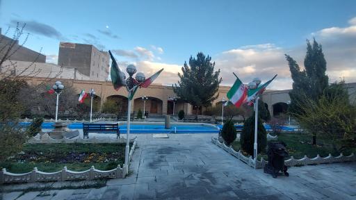 عکس مقبره شیخ محمود شبستری