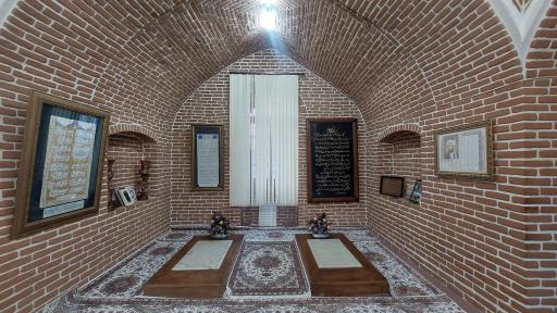 عکس مقبره شیخ محمود شبستری