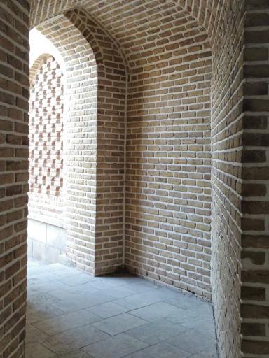 عکس مقبره شیخ محمود شبستری