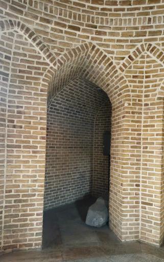 عکس مقبره شیخ محمود شبستری