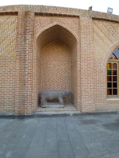 عکس مقبره شیخ محمود شبستری