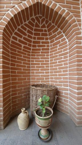 عکس مقبره شیخ محمود شبستری