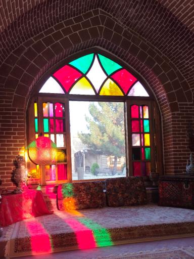 عکس مقبره شیخ محمود شبستری