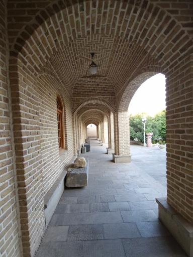 عکس مقبره شیخ محمود شبستری