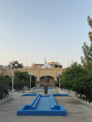 عکس مقبره شیخ محمود شبستری