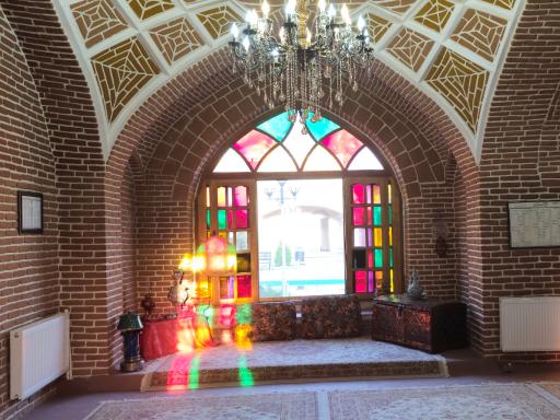 عکس مقبره شیخ محمود شبستری