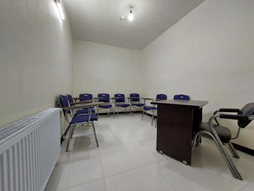 عکس آکادمی زبان گردشگری و کامپیوتر پاسخ