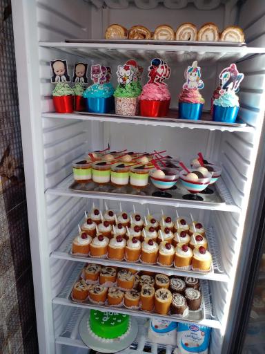 عکس شیرینی وطن دوست