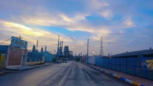 عکس دروازه 13 پالایشگاه آبادان