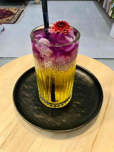 عکس کافه کتاب بی خوابی