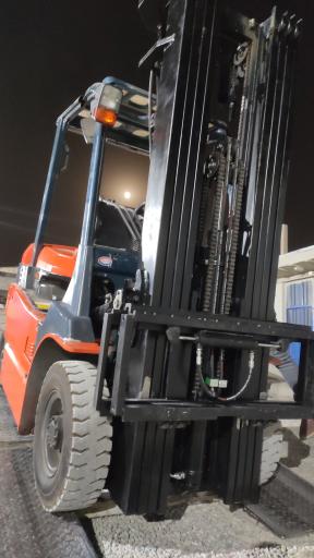 عکس کارگاه دکل لیفتراک سازی 