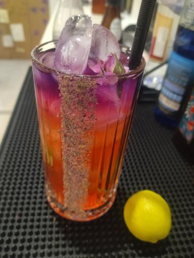 عکس کافه کتاب بی خوابی