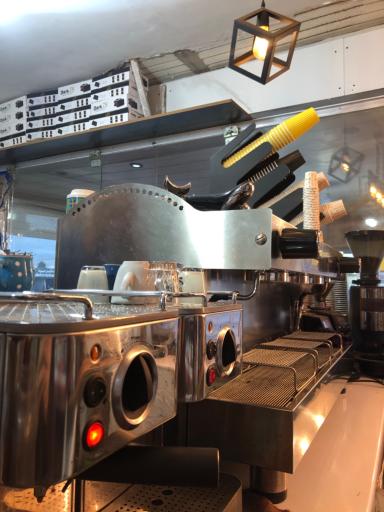 عکس کافه پدر و پسر