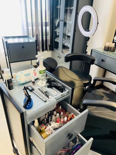 عکس سالن زیبایی بانو زارعی (هستی سابق)