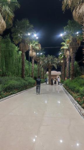 عکس باغ رستوران نوتریکا