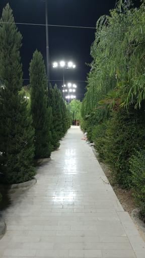 عکس باغ رستوران نوتریکا