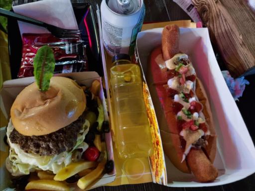 عکس فست فود هتل می hotel me