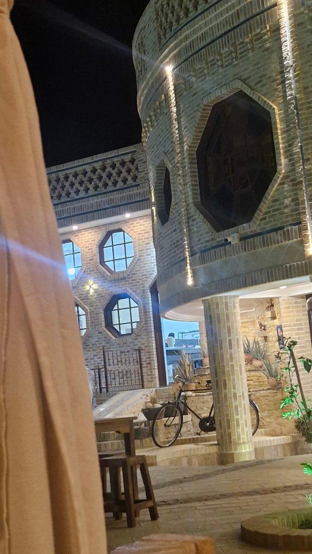 عکس عمارت بابا سید حسین (آجری سابق)