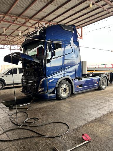 عکس مجتمع تعویض روغنی آذرخش 