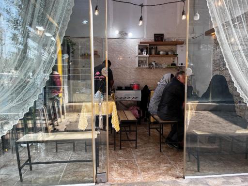 عکس صبحانه و عصرانه خوری خورشید