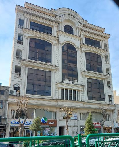 عکس ساختمان تجاری اداری اسپیدار