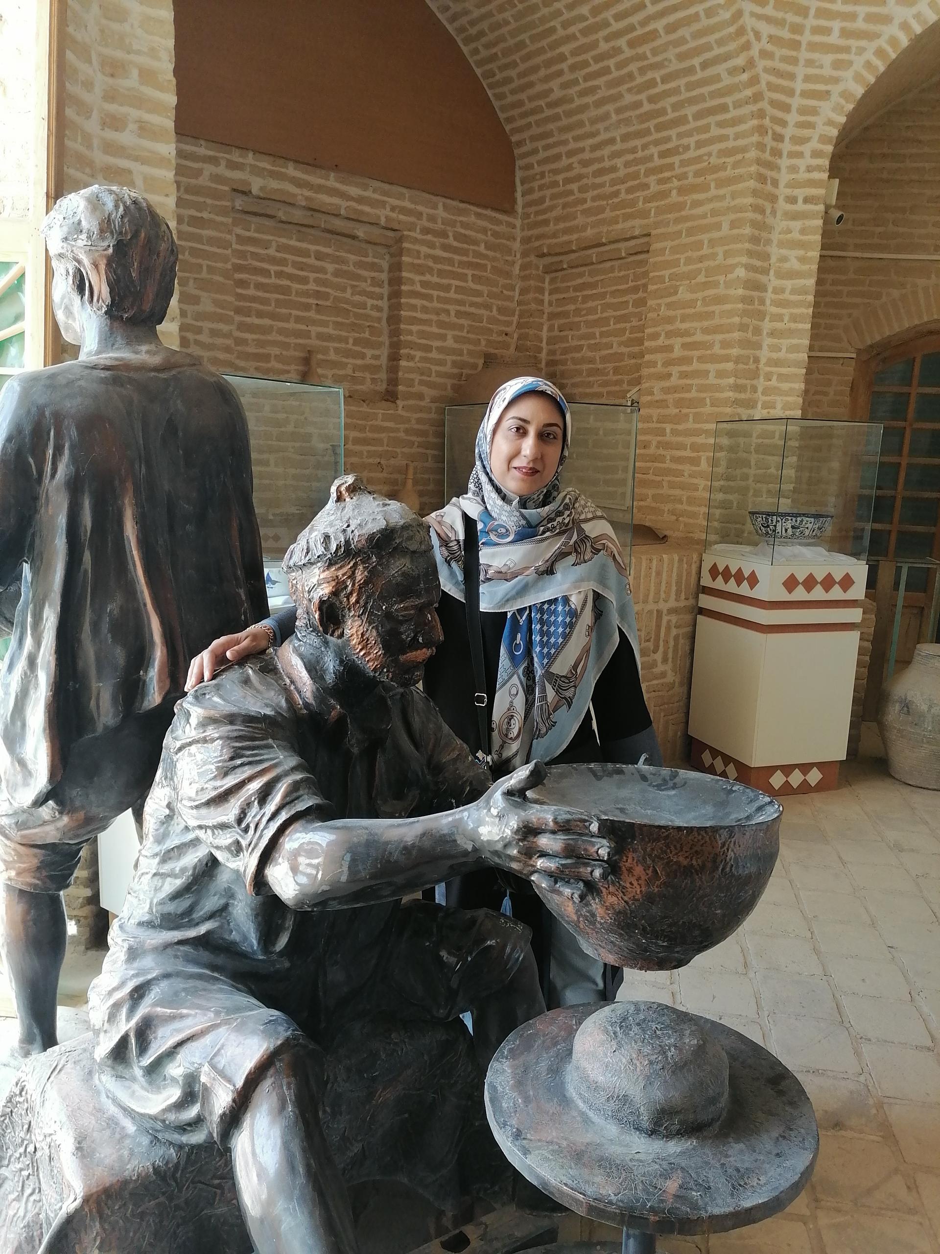 عکس موزه سفال میبد