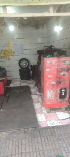 عکس دکتر لاستیک 