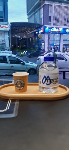 عکس کافه لاویا