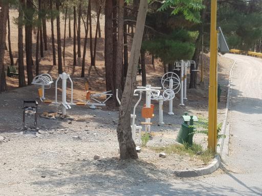 عکس ایستگاه تندرستی در فضای باز