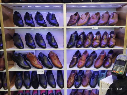 عکس فروشگاه کفش طهران