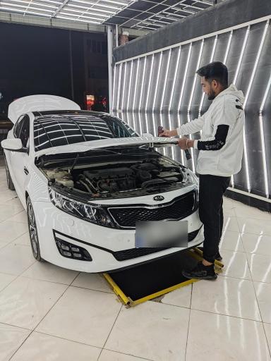 عکس کارشناسی و تشخیص رنگ مهندس دهقان