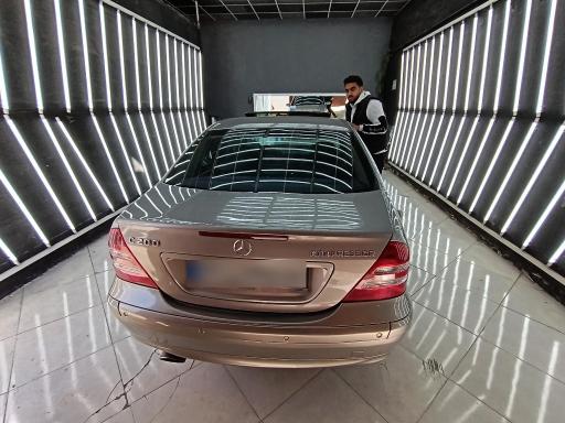 عکس کارشناسی و تشخیص رنگ مهندس دهقان