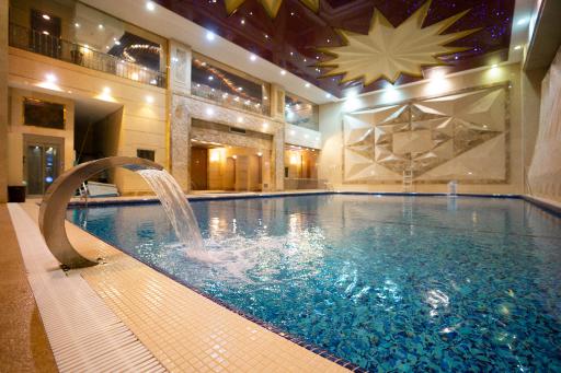 استخر هتل 5 ستاره الماس 2 مشهد