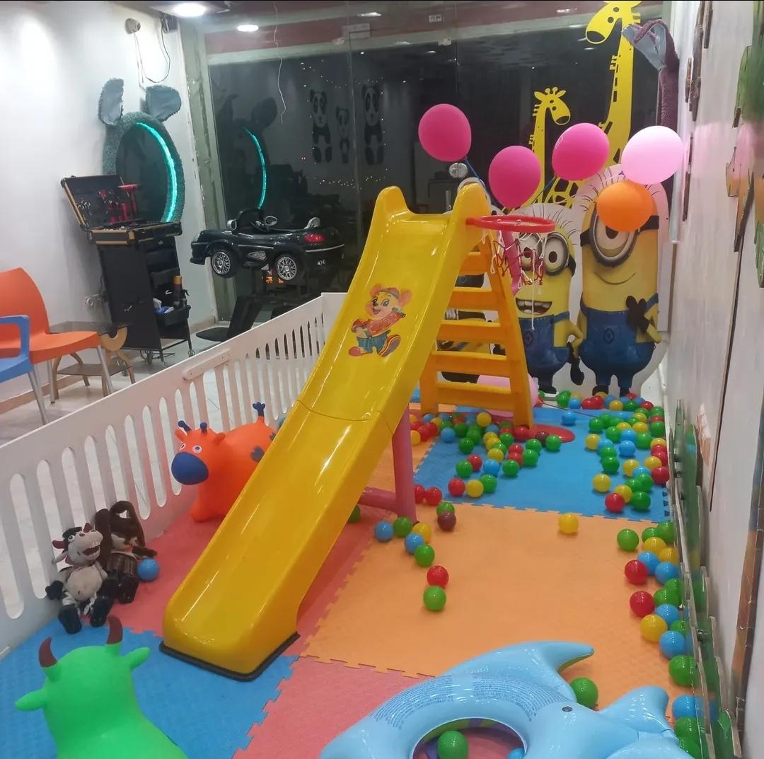 عکس سالن رز سیاه