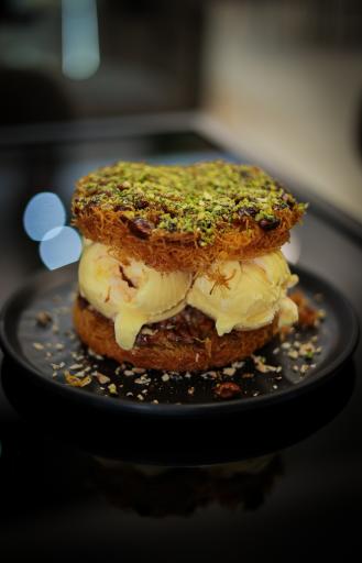 عکس کافه باقلوا وانیا