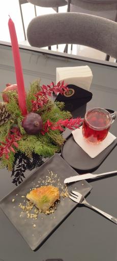 عکس کافه باقلوا وانیا