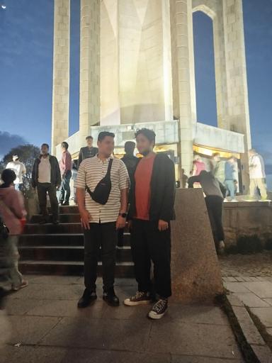 عکس مقبره بابا طاهر