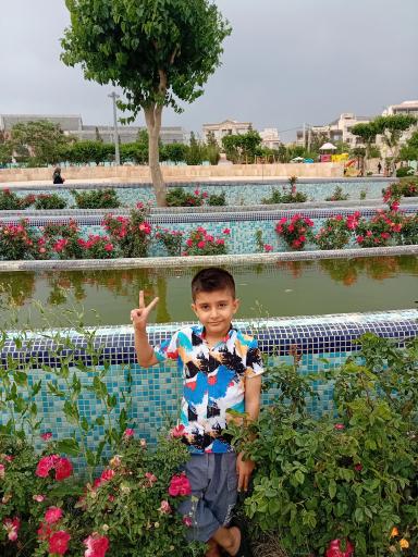 مقبره بابا طاهر