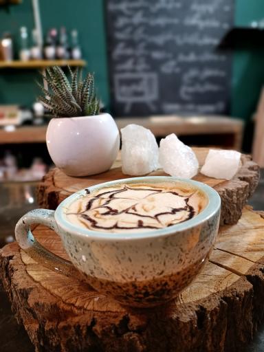 کافه قهوه‌ای 