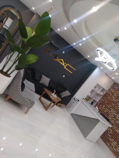 عکس سالن زیبایی مک