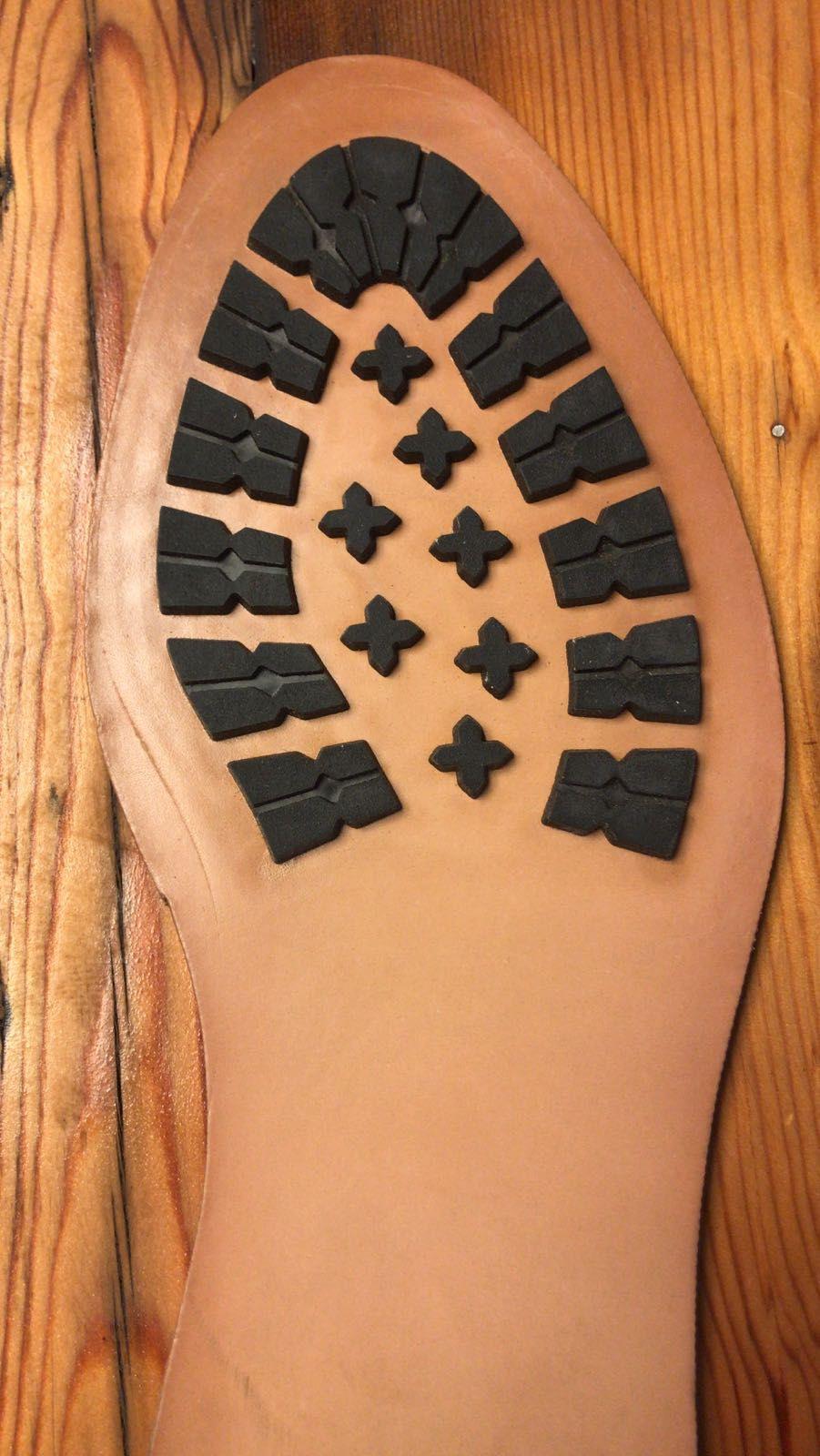 عکس زیره سازی کفش سقراطی