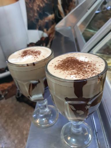 عکس آبمیوه بستنی لب کارون