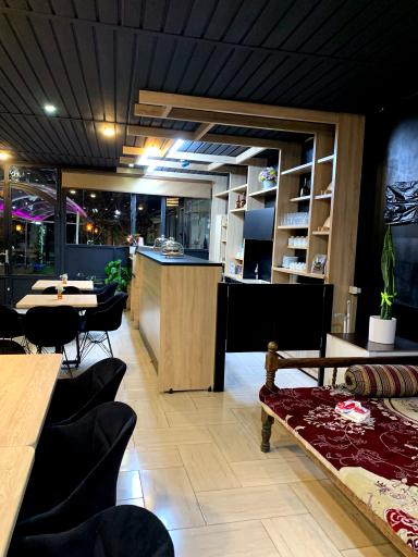 عکس رستوران باغ شمشاد