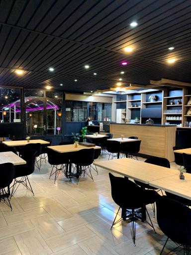 عکس رستوران باغ شمشاد