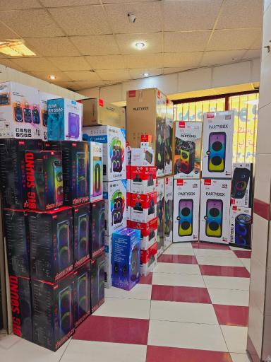 عکس پخش لوازم جانبی آپدیت موبایل