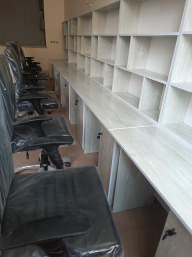 سالن مطالعه آساکلاس