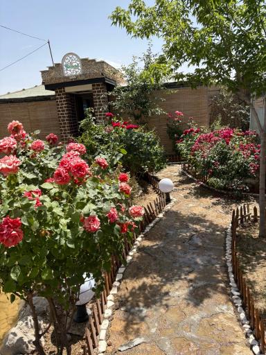 عکس باغ رستوران بیشه