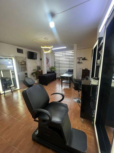 عکس سالن زیبایی نورا 