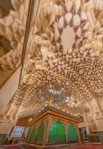 عکس مقبره و مدرسه علمیه حاجی کلباسی